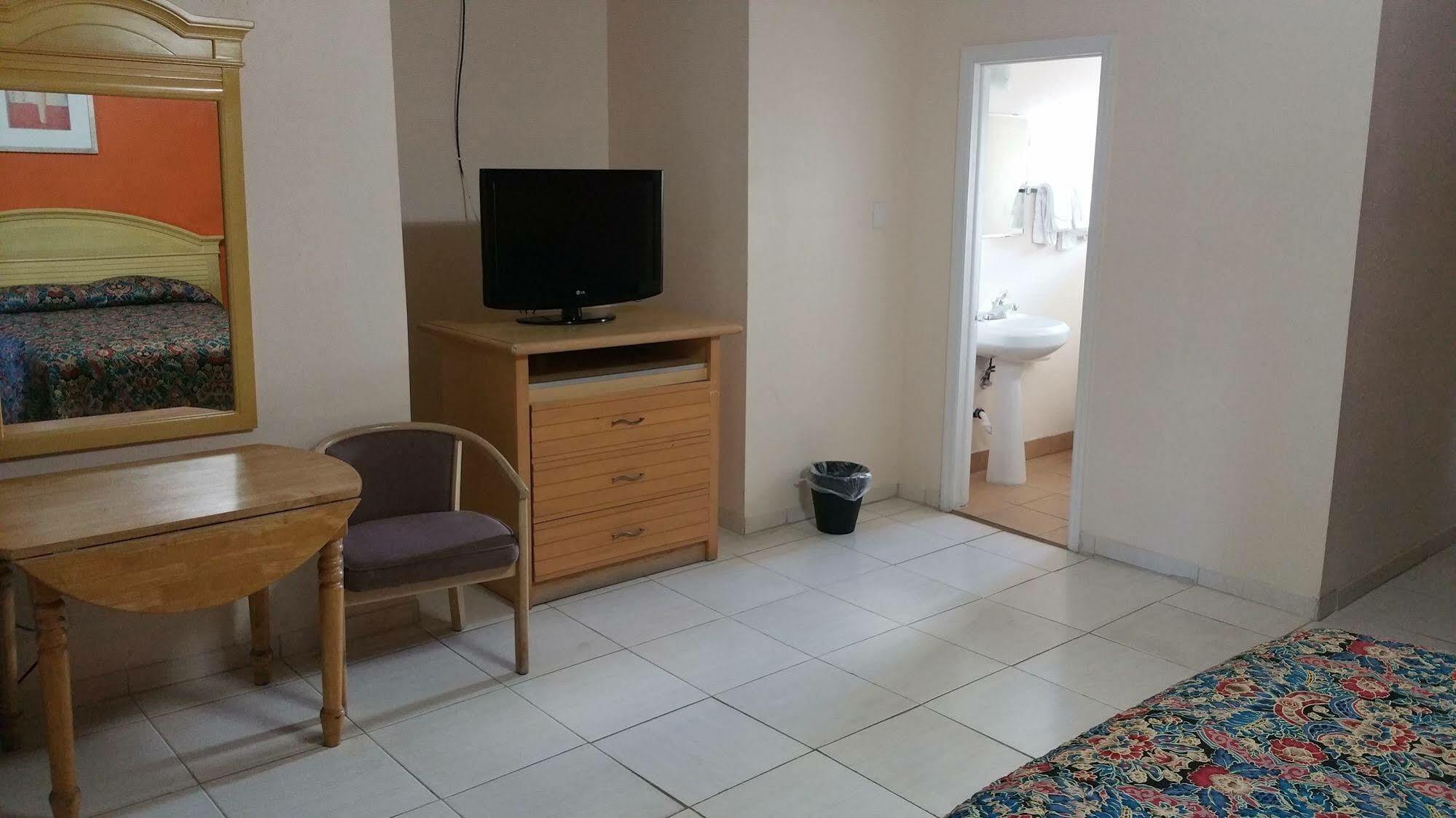 Travelers Inn - كليرووتر المظهر الخارجي الصورة